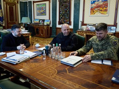 الجيش الأوكراني يعلن الانسحاب من سيفرسك.. وزيلينسكي: المفاوضات قد تُحدث تغييراً جذرياً