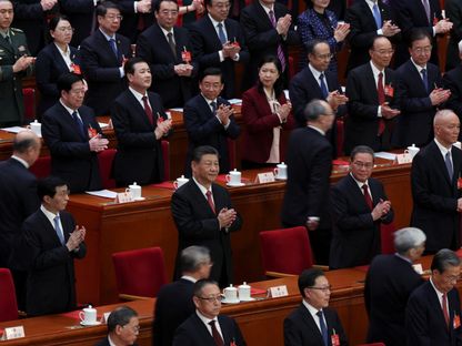 الصين.. الحزب الشيوعي "يعزز قبضته" وتعهدات بدعم الاقتصاد