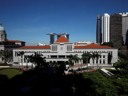 برلمان سنغافورة يبحث 60 سؤالاً عن تداعيات حرب إيران على التجارة