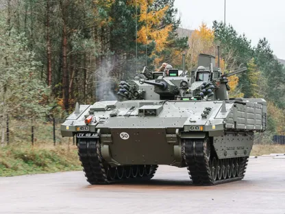 المدرعة البرية البريطانية "Ajax"، مقاطعة تريجارو جنوب ويلز. 6 نوفمبر 2025 - X/@DefenceES