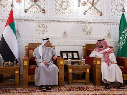 وزير الدفاع السعودي يلتقي في الرياض نائب رئيس الإمارات