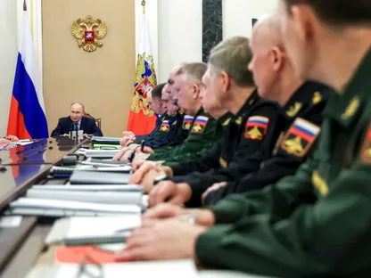 بوتين يدعو إلى التركيز على "الثالوث النووي" في برنامج التسليح الروسي الجديد