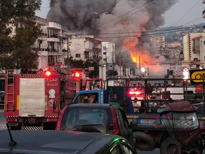 غارة إسرائيلية تستهدف مبنى ببلدة تول في جنوب لبنان. 22 مايو 2025 - @thisislebnews