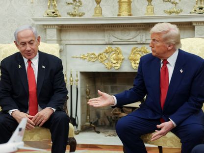 الرئيس الأميركي دونالد ترمب يلتقي رئيس الوزراء الإسرائيلي بنيامين نتنياهو في المكتب البيضاوي بالبيت الأبيض. 7 أبريل 2025 - REUTERS