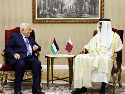 الرئيس الفلسطيني محمود عباس يجتمع مع أمير قطر الشيخ تميم بن حمد آل ثاني في أستانا بكازاخستان. 13 أكتوبر 2022 - wafa.ps