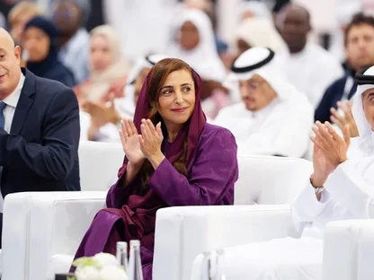 الشيخة بدور القاسمي وأحمد بن ركاض العامري أثناء افتتاح مؤتمر الناشرين في الشارقة. 2 نوفمبر 2025 - sibf.com