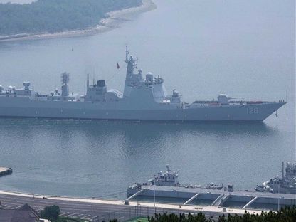 مدمرة من طراز 052DM تابعة للبحرية الصينية في موقع غير محدد - MilitaryWatch
