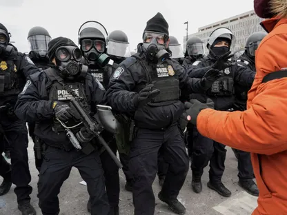 "كأنه غزو".. سكان مينيسوتا الأميركية مصدومون من تدفق ضباط إدارة الهجرة