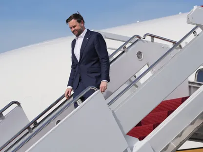 تضارب بشأن مشاركة جي دي فانس في محادثات إسلام آباد مع إيران