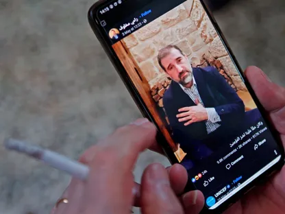 "رويترز": رئيس المخابرات السابق وابن خال الأسد يخططان لزعزعة استقرار سوريا