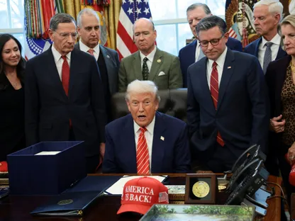 ترمب: نتفاوض مع إيران الآن.. ولا أريد تكرار عملية "مطرقة منتصف الليل"