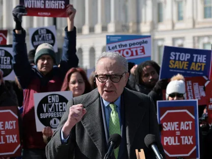 الديمقراطيون يقاضون إدارة ترمب بسبب أمره التنفيذي بشأن التصويت بالبريد