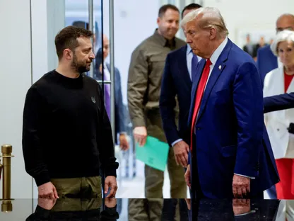 الرئيس الأميركي دونالد ترمب ونظيره الأوكراني فولوديمير زيلينسكي يلتقيان في مدينة نيويورك. 27 سبتمبر 2024 - Reuters