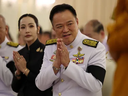 رئيس الوزراء التايلندي أنوتين تشارنفيراكول بمقر الحكومة في بانكوك. 12 ديسمبر 2025 - REUTERS