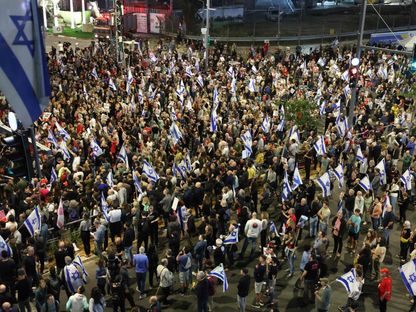 عشرات آلاف الإسرائيليين يتظاهرون ضد نتنياهو بعد نصف عام من الحرب