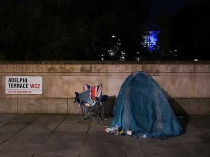خيمة مشرد في أحد شوارع العاصمة البريطانية لندن. 6 نوفمبر 2023 - REUTERS