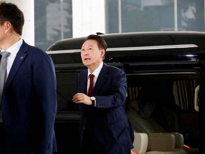 الرئيس الكوري الجنوبي السابق يون سوك يول يصل إلى مكتب المدعي العام في سول بكوريا الجنوبية. 28 يونيو 2025 - Reuters