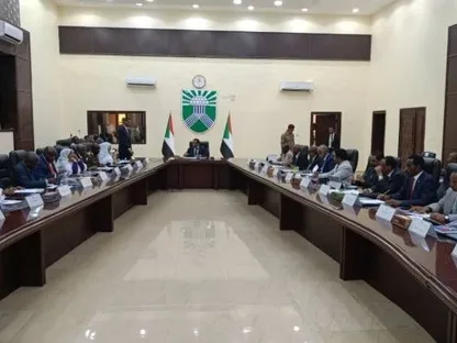 مجلس الوزراء السوداني خلال أول اجتماع له في الخرطوم برئاسة رئيس الوزراء السوداني الجديد كامل إدريس 26 أغسطس 2025 - وكالة السودان للأنباء "سونا"