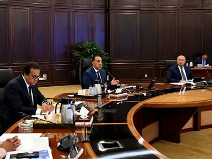رئيس الوزراء المصري مصطفى مدبولي يرأس الاجتماع الأسبوعي للحكومة في العلمين، مصر. 30 يوليو 2025 - facebook/EgyptianCabinet