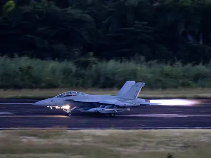 تعرف على قدرات طائرة الحرب الإلكترونية EA-18G Growler