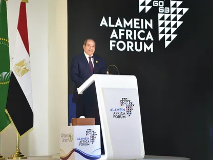 السيسي يحذر من مخاطر إجراءات أحادية تمس المصالح المائية لدول حوض النيل