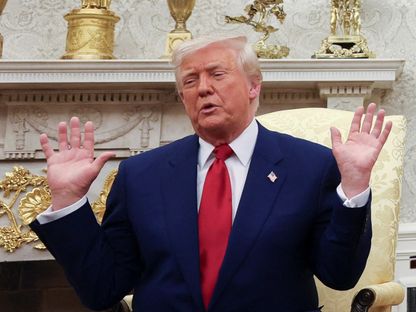 الرئيس الأميركي دونالد ترمب خلال اجتماع مع رئيس الوزراء الإسرائيلي بنيامين نتنياهو في المكتب البيضاوي بالبيت الأبيض. 7 أبريل 2025 - REUTERS