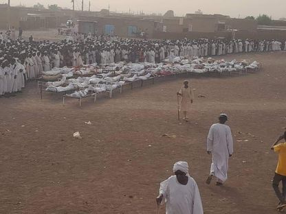 صورة متداولة عبر منصة "إكس" تظهر ضحايا مجزرة ارتكبتها قوات الدعم السريع في قرية ود النورة التابعة لولاية الجزيرة السودانية. 06 يونيو 2024 - @SudanTrends