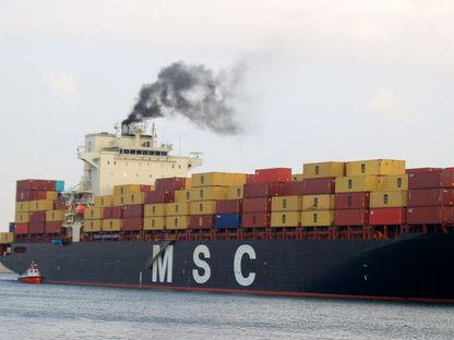 سفينة شحن "MSC" تعبر قناة السويس المصرية أحد أهم الممرات المائية في العالم. 29 ديسمبر 2023 - AFP