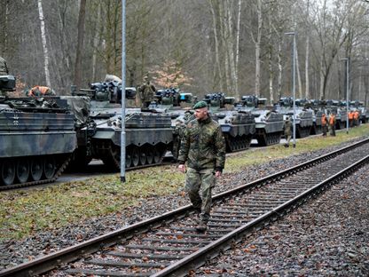 مركبات مدرعة قتالية في ولاية بافاريا الألمانية قبل مشاركتها في تدريبات عسكرية. 20 فبراير 2024 - Reuters