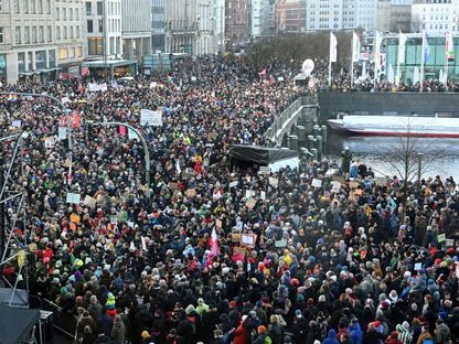 مظاهرة ضد حزب "البديل من أجل ألمانيا" (AFD) اليميني المتطرف في مدينة هامبورج الألمانية. 19 يناير 2024 - Reuters