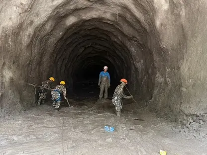 فيضانات نيبال.. 1003 حالات وفاة وأنفاق بجبال الهيمالايا لإنقاذ العالقين