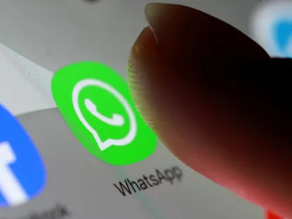"واتساب" يختبر دعم 3 حسابات على هواتف آيفون
