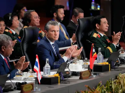 وزير الحرب الأميركي بيت هيجسيث خلال اجتماع "آسيان بلس" على هامش اجتماع وزراء دفاع رابطة دول جنوب شرق آسيا (آسيان) في كوالالمبور. 1 نوفمبر 2025 - via REUTERS