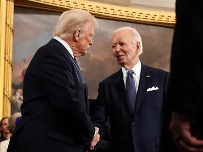 ترمب يشكك في توقيت إصابة بايدن بالسرطان: "يجب مساءلة الأطباء"