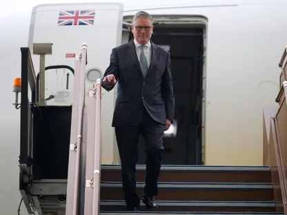 ستارمر يدعو لوقف فوري لهجمات إسرائيل على لبنان: "خاطئة وغير مبررة"