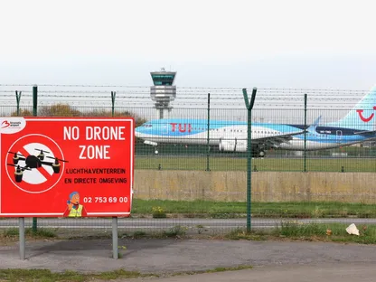 بلجيكا.. مسيرات تغلق مطاراً وتتسبب في تحويل مسار رحلات مؤقتاً