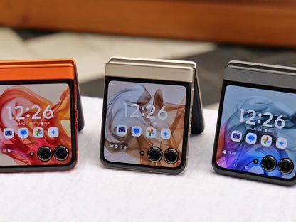 هواتف موتورولا RAZR 2024 القابلة للطي الجديدة - Motorola