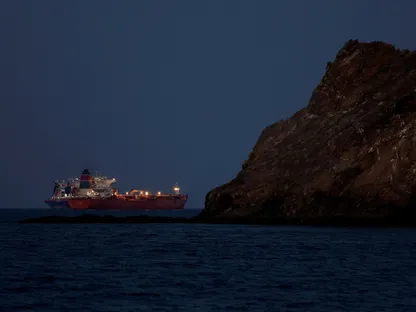 "تحالف ترمب" لتأمين مضيق هرمز.. خيبة أمل أميركية من رفض أغلب الدول