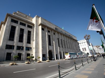 الجزائر تمضي قدماً نحو إقرار قانون "تجريم الاستعمار الفرنسي".. وباريس: خطوة عدائية