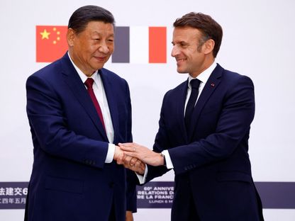 الرئيس الفرنسي إيمانويل ماكرون خلال لقاء نظيره الصيني شي جين بينج في قصر الإليزيه في باريس. 6 مايو 2024 - REUTERS
