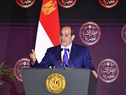 السيسي: المنطقة في مفترق طرق.. ومصر تبذل "قصارى الجهد" لإخماد الحرب بالخليج