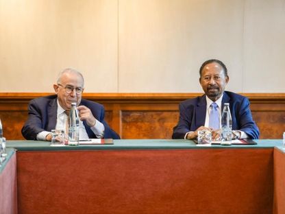 المبعوث الأممي رمطان لعمامرة مع عبد الله حمدوك في أديس أبابا. 16 فبراير 2024 - @SudanPMHamdok