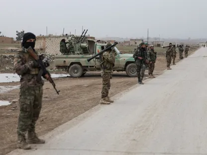 الجيش السوري يكثف انتشاره على الحدود اللبنانية والعراقية