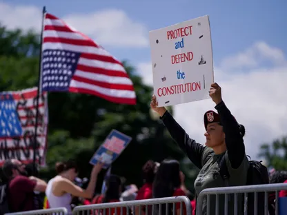 إلغاء حق الجنسية الأميركية بالولادة.. انقسام في المحكمة العليا بشأن قرار ترمب