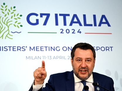 وزير النقل الإيطالي ماتيو سالفيني خلال مؤتمر صحافي في ميلانو. إيطاليا. 13 أبريل 2024 - AFP