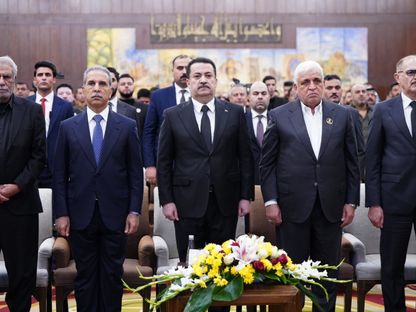 رئيس الوزراء العراقي محمد شياع السوداني يحضر تأبين القيادي في الحشد الشعبي مشتاق طالب السعيدي. 5 يناير 2024 - @IraqiPMO