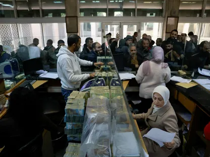 ترمب يوقع أمراً تنفيذياً بإنهاء عقوبات سوريا.. ودمشق: يفتح أبواب إعادة الإعمار