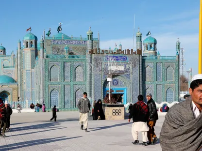 المسجد الأزرق في مزار الشريف شمالي أفغانستان، 21 ديسمبر 2012 - REUTERS