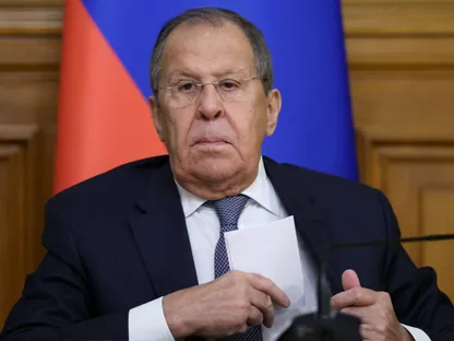 لافروف: أوروبا و"الناتو" يستهدفان إلحاق "هزيمة استراتيجية" بروسيا عبر كييف