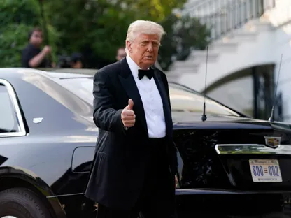 ترمب يؤكد إجلاء موظفين أميركيين من الشرق الأوسط: قد يكون مكاناً خطيراً